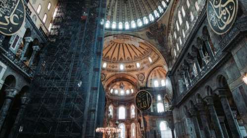 Το... τερματίζουν οι Τούρκοι: Θα καλύψουν τις τοιχογραφίες στην Αγιά Σοφιά -  Έχουν ήδη παραγγείλει και χαλί 15 χιλιάδων τ.μ