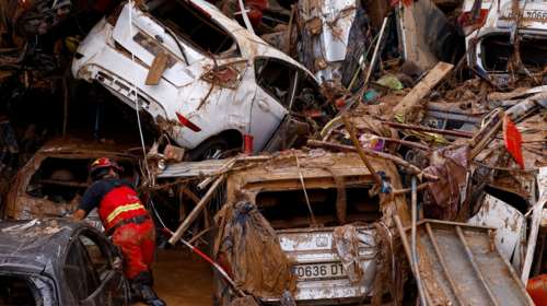 Βαλένθια: Υγροί τάφοι για δεκάδες οδηγούς έγιναν τα γκαράζ και τα τούνελ - 40 νεκροί ανασύρθηκαν από σήραγγα