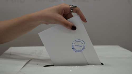 Δημοσκόπηση Opinion Poll: Μήνυμα διαμαρτυρίας στην κυβέρνηση θέλει να στείλει το 63,3% - Κανένα κόμμα δεν κάνει αντιπολίτευση, λένε οι πολίτες