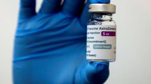 Κορονοϊός: Τέλος το εμβόλιο της AstraZeneca για τους κάτω των 60 - Τι εισηγούνται οι ειδικοί