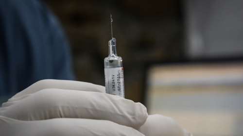 Κορονοϊός: Στα μέσα Δεκεμβρίου οι πρώτοι εμβολιασμοί στις ΗΠΑ - Τον Ιανουάριο στην Ισπανία