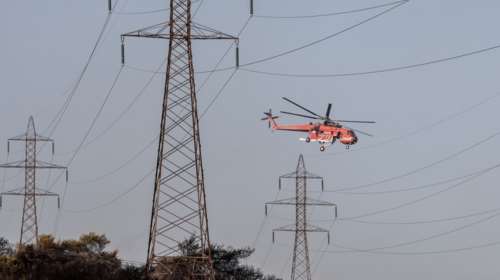 Φωτιά στη Μάνδρα: Συνελήφθησαν ένας άνδρας και μια γυναίκα ως υπαίτιοι πρόκλησης εμπρησμού από αμέλεια