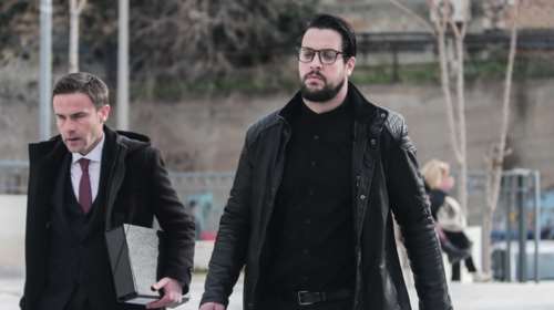 Ο Μάνος Δασκαλάκης μένει μόνιμα στην Αθήνα - Επιασε δουλειά σε γνωστή αλυσίδα καταστημάτων [βίντεο]