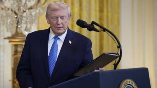 Τραμπ: Απόλυτη στήριξη στην προσωπάρχη του Λευκού Οίκου παρά τα όσα είπε - "Παραπλανητική η παρουσίαση"