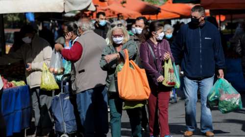 Lockdown: Συνωστισμός στις λαϊκές αγορές Αθήνας και Θεσσαλονίκης - &quot;Βροχή&quot; τα πρόστιμα