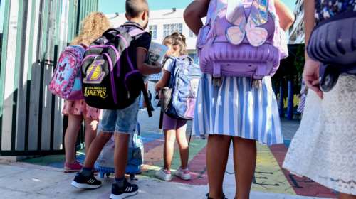 Καταγγελία για νηπιαγωγείο &quot;κόλαση&quot; στην Ελευσίνα: Σπρώχνουν παιδιά και τους τραβάνε τα μαλλιά