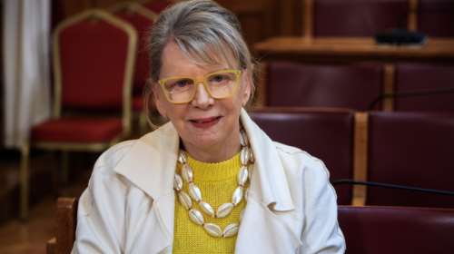 Σκληρή επίθεση της Ακρίτα στην Ομάδα Αλήθειας: Κουκουλοφόροι, τρολ που συναγωνίζονται νταβατζήδες, τοκογλύφους, μπράβους