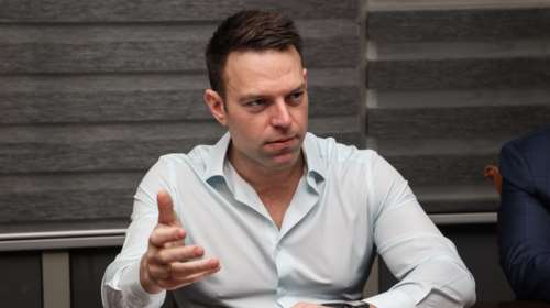 Μήνυμα Κασσελάκη στους βουλευτές του ΣΥΡΙΖΑ για τον γάμο των ομόφυλων: Η αποχή είναι για τους Βορίδηδες