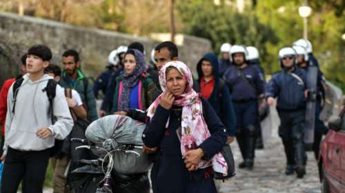 Ξεκίνησε η αποσυμφόρηση των νησιών - Μειώθηκαν κατά 5,3% οι μετανάστες στα hot spot