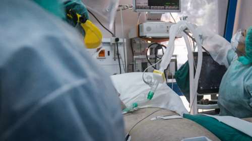 Κορονοϊός: &quot;Μαύρη ημέρα&quot; για την Ελλάδα - Στους 600 οι νεκροί, 32.752 τα κρούσματα