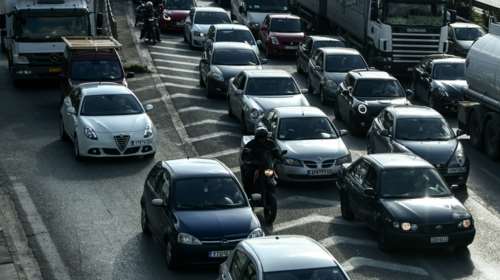 Καραμπόλα με 4 ΙΧ στη Λεωφόρο Κηφισίας, στο ύψος του Ψυχικού - Μεγάλο μποτιλιάρισμα στο σημείο