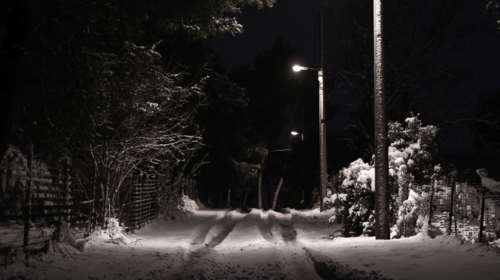 Ξεκίνησε η ψυχρή εισβολή σε Εύβοια και Κρήτη - Οικογένεια που πήγαινε στα χιόνια στο Δίρφυς εγκλωβίστηκε