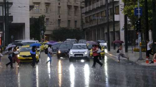 Ερχεται η κακοκαιρία Fobos: Διαδοχικά βαρομετρικά χαμηλά φέρνουν ισχυρές καταιγίδες - Προβλέψεις των μετεωρολόγων