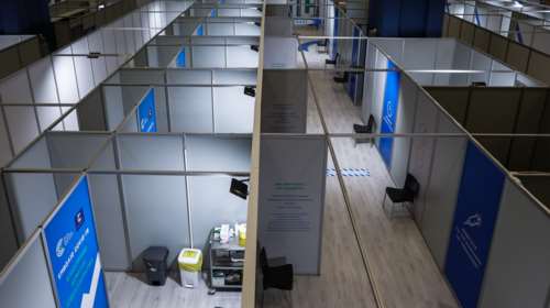 Επιχείρηση &quot;καμία δόση χαμένη&quot;: Πώς θα εμβολιαστείτε νωρίτερα ακόμα κι αν έχετε κλείσει ραντεβού- Μέσω λίστας αναμονής