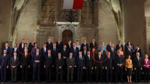 Σε απόσταση &quot;ασφαλείας&quot; Μητσοτάκης - Ερντογάν στην Πράγα [Εικόνες]