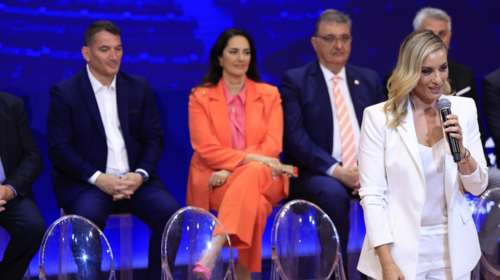 Στοχοποιούν την Ελεονώρα Μελέτη για την υποψηφιότητά της με τη ΝΔ - Οι παλιές εκπομπές και ο... καπουτσίνο στον Άδωνι