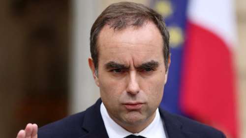 Γαλλία: Ανατροπή με Λεκορνί, παραμένει πρωθυπουργός μέχρι την Τετάρτη - Μετά από αίτημα του Μακρόν