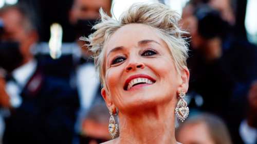 Σάρον Στόουν: Πρέπει να κοιμάμαι αδιάκοπα 8 ώρες κάθε βράδυ για να μην παθαίνω επιληπτικές κρίσεις