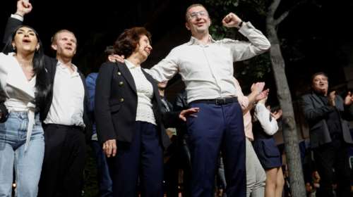 Βόρεια Μακεδονία: Συντριπτική νίκη του εθνικιστικού VMRO-DPMNE στις βουλευτικές και προεδρικές εκλογές