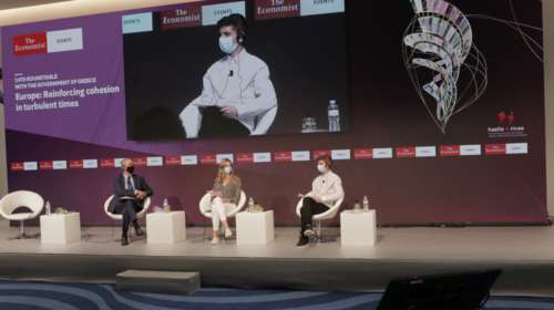 Συνέδριο Economist: Οι δύο έφηβοι ομιλητές που έκλεψαν την παράσταση [εικόνες]