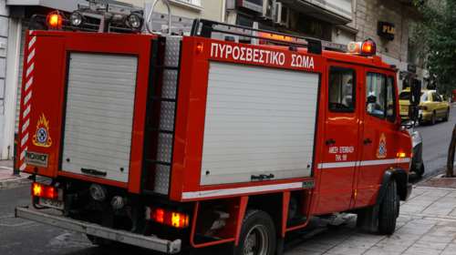 Φωτιά πίσω από τη χωματερή της Φυλής - Επιχειρούν πυροσβεστικές δυνάμεις