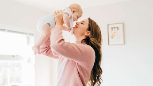 Αναδρομικά για γεννήσεις από τις 24 Σεπτεμβρίου 2023, επίδομα 780 ευρώ σε όλες τις μητέρες