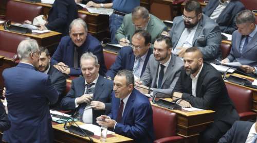 Πολιτικές καραμπόλες μετά την απόφαση της Δικαιοσύνης για τους &quot;Σπαρτιάτες&quot; - Πώς θα αλλάξουν οι ισορροπίες