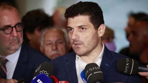 ΣΥΡΙΖΑ: Δήλωση της ομάδας Τεμπονέρα - &quot;Παραμένουμε στο κόμμα, αντιφατική η ομιλία Κασσελάκη&quot;