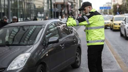 Οδηγός εντοπίστηκε μεθυσμένη δύο φορές σε διάστημα λίγης ώρας - Την καταδίωκαν επί 11 χιλιόμετρα στην Αττική Οδό