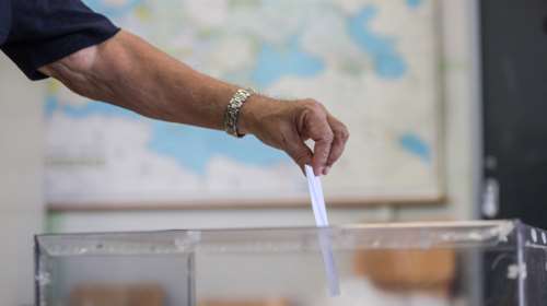 Δημοσκόπηση Interview: Ανακάμπτει η ΝΔ μετά τα Τέμπη - Στο 5% η διαφορά με ΣΥΡΙΖΑ - Δύσκολη η αυτοδυναμία