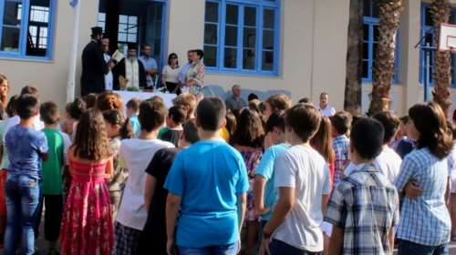 Ανοιξαν τα σχολεία: Πρώτο κουδούνι με νέα μέτρα για μαθητές και εκπαιδευτικούς - Αναλυτικές οδηγίες