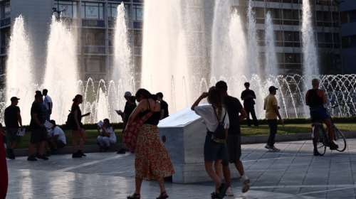 Καύσωνας Κλέων: Επιμένει και σήμερα η ζέστη με 40άρια, παρά τα μελτέμια- Μεγάλος ο κίνδυνο για πυρκαγιές