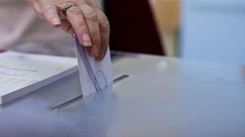 Δημοσκόπηση Marc: 6,1 μονάδες μπροστά η ΝΔ - Τι θα ψηφίσουν οι ψηφοφόροι του Κασιδιάρη