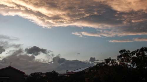 Καιρός: Καταιγίδες και μετά... θερμή εισβολή - Ποιες περιοχές θα επηρεάσει [χάρτες]