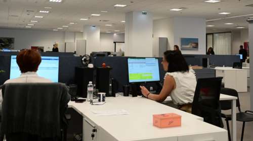 Τι αλλάζει με την αύξηση του κατώτατου μισθού: Ποιοι ωφελούνται, πόσα χρήματα παραπάνω θα παίρνουν - Παραδείγματα