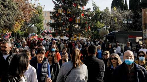 Καμπανάκι Μαγιορκίνη για ιώσεις: Η οδηγία για μάσκες και εμβολιασμούς - Ουρές σε νοσοκομεία και παιδιατρικές κλινικές