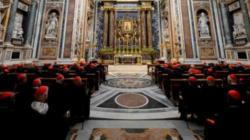 Όλη η διαδικασία εκλογής πάπα - Από το extra omnes μέχρι τον λευκό καπνό και το habemus papam