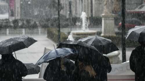 Πρόγνωση Τσατραφύλλια: Έρχονται δυνατές βροχές και θυελλώδεις άνεμοι από Κυριακή - Οι 17 περιοχές που θα επηρεαστούν