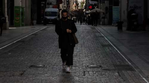 Κορονοϊός: Ο μεγάλος πονοκέφαλος της Αθήνας - Οι 7 περιοχές στο &quot;κόκκινο&quot; και τα νέα lockdown