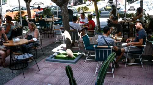 Κορονοϊός: Ανησυχία για Δευτέρα με 2.070 νέα κρούσματα - 5 θάνατοι - Αυξήθηκαν στους 147 οι διασωληνωμένοι