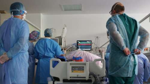 Αυξάνεται η πίεση στα νοσοκομεία: Μόνο για Covid το &quot;Σωτηρία&quot; - Ανοίγουν νέα κρεβάτια στον Ευαγγελισμό