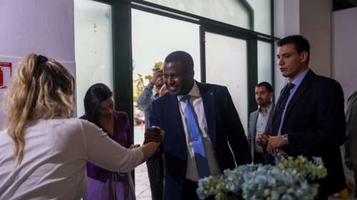 Reuters για Σπύρο Χαγκαμπιμάνα: Ο υποψήφιος της ΝΔ που φιλοδοξεί να γίνει ο πρώτος μαύρος βουλευτής στην Ελλάδα