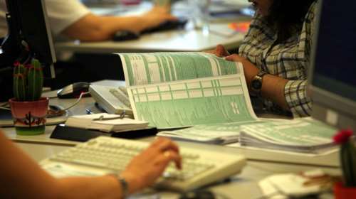 Φορολογικές δηλώσεις: Τέλος στις παρατάσεις - Θα υποβάλλονται αυστηρά μεταξύ 15 Μαρτίου έως 15 Ιουλίου