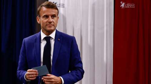 Εκλογές στη Γαλλία: Ο Μακρόν καλεί σε έναν &quot;μεγάλο συνασπισμό&quot; ενάντια στην ακροδεξιά στον β&#39; γύρο