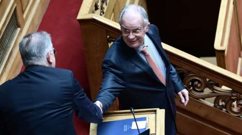 Βουλή: Ανακοινώθηκε η παραίτηση Τασούλα από το αξίωμα του Προέδρου της Βουλής και το βουλευτικό αξίωμα