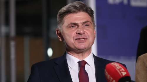 Εκτός γραμμής ΣΥΡΙΖΑ ο Φαραντούρης: Προτείνει τη Λούκα Κατσέλη για πρόεδρο Δημοκρατίας