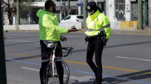 Μέτρα περιορισμού: Ξεπέρασαν τις 2.000 οι παραβάσεις την Τετάρτη