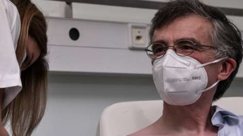Έκανε το εμβόλιο για τον κορονοϊό και ο Σωτήρης Τσιόδρας - &quot;Ήρθε η στιγμή που περιμέναμε&quot; τα πρώτα λόγια του