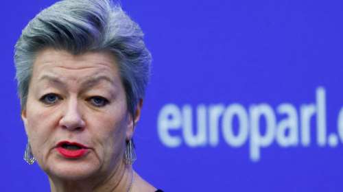 QatarGate: Άστραψε και βρόντηξε η Γιόχανσον στο Ευρωκοινοβούλιο - &quot;Ντροπή σας, προδώσατε την εμπιστοσύνη μας&quot;