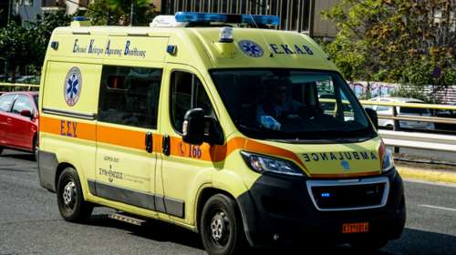 Καλλιθέα: Σε κρίσιμη κατάσταση 7χρονο που πέρασε μέσα από τζαμαρία- Σοκάρουν οι περιγραφές για τα τραύματά του